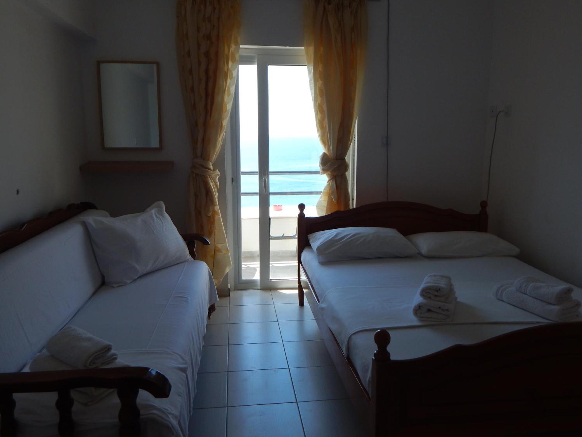 Bel Air Rooms Himare Room photo
