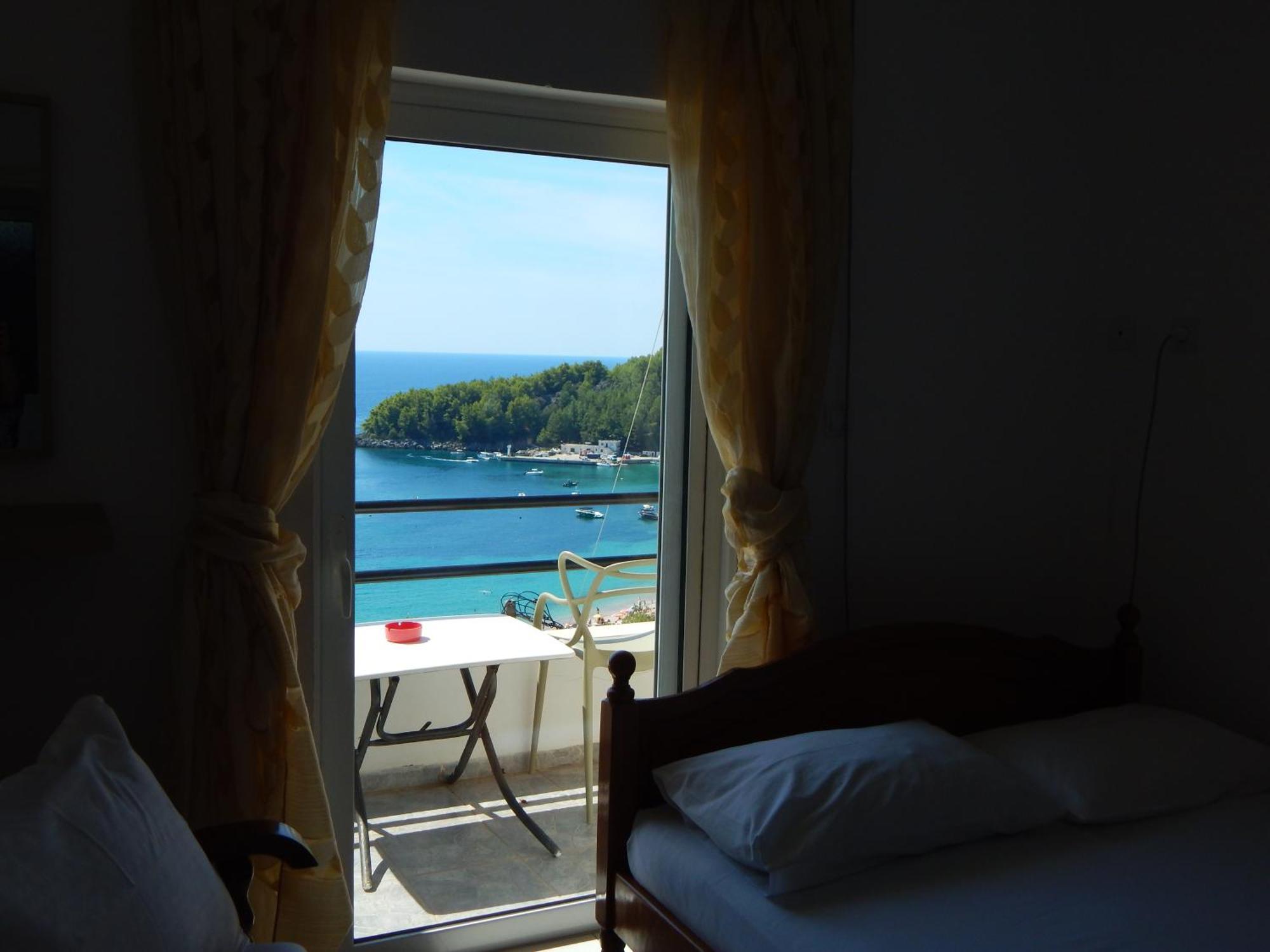 Bel Air Rooms Himare Room photo