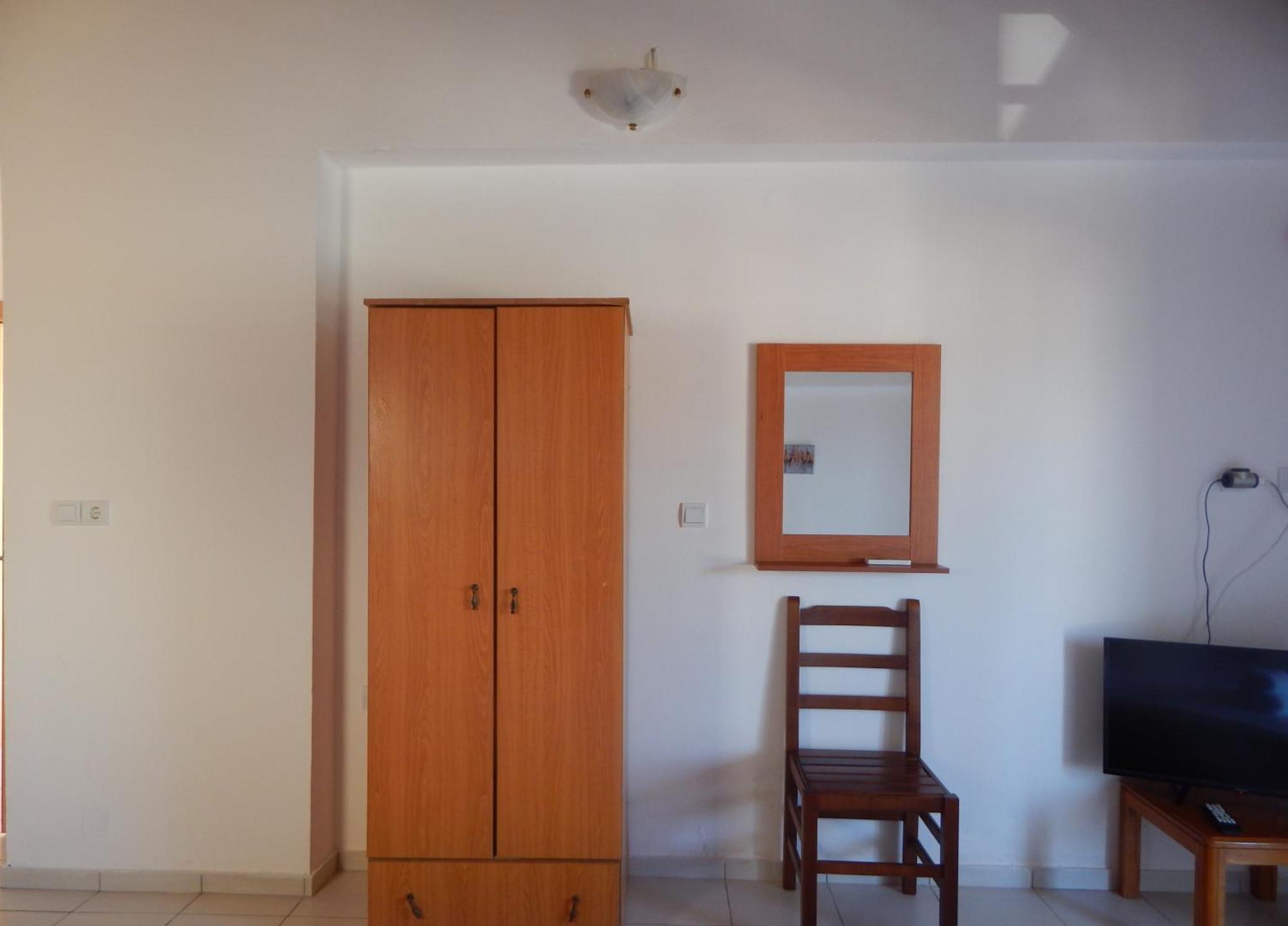 Bel Air Rooms Himare Room photo