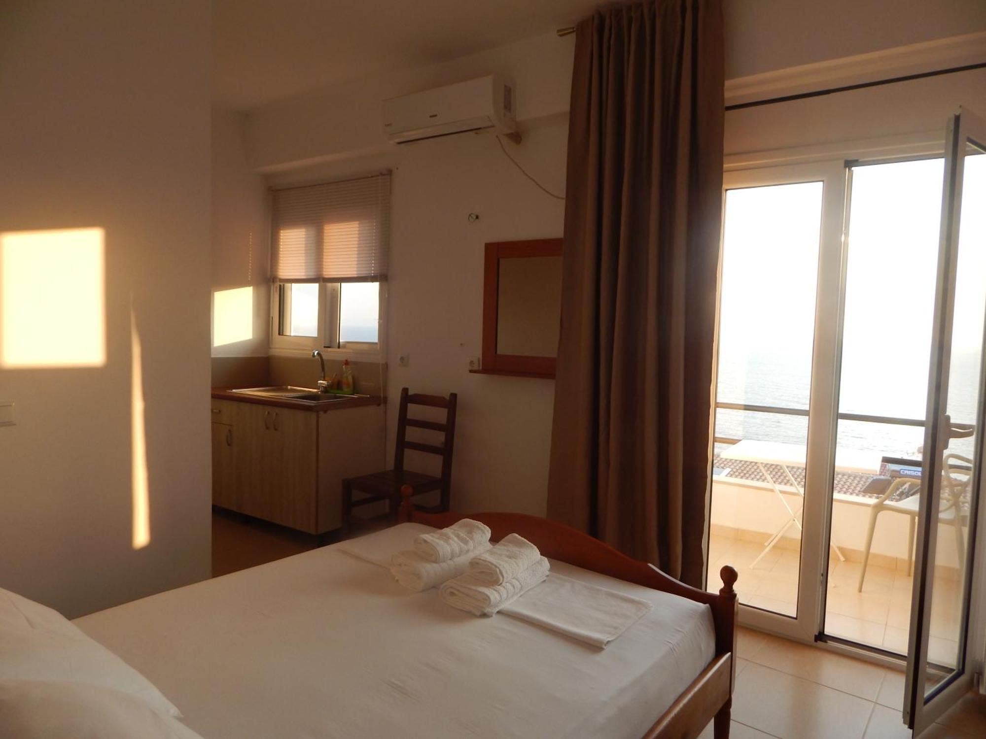 Bel Air Rooms Himare Exterior photo