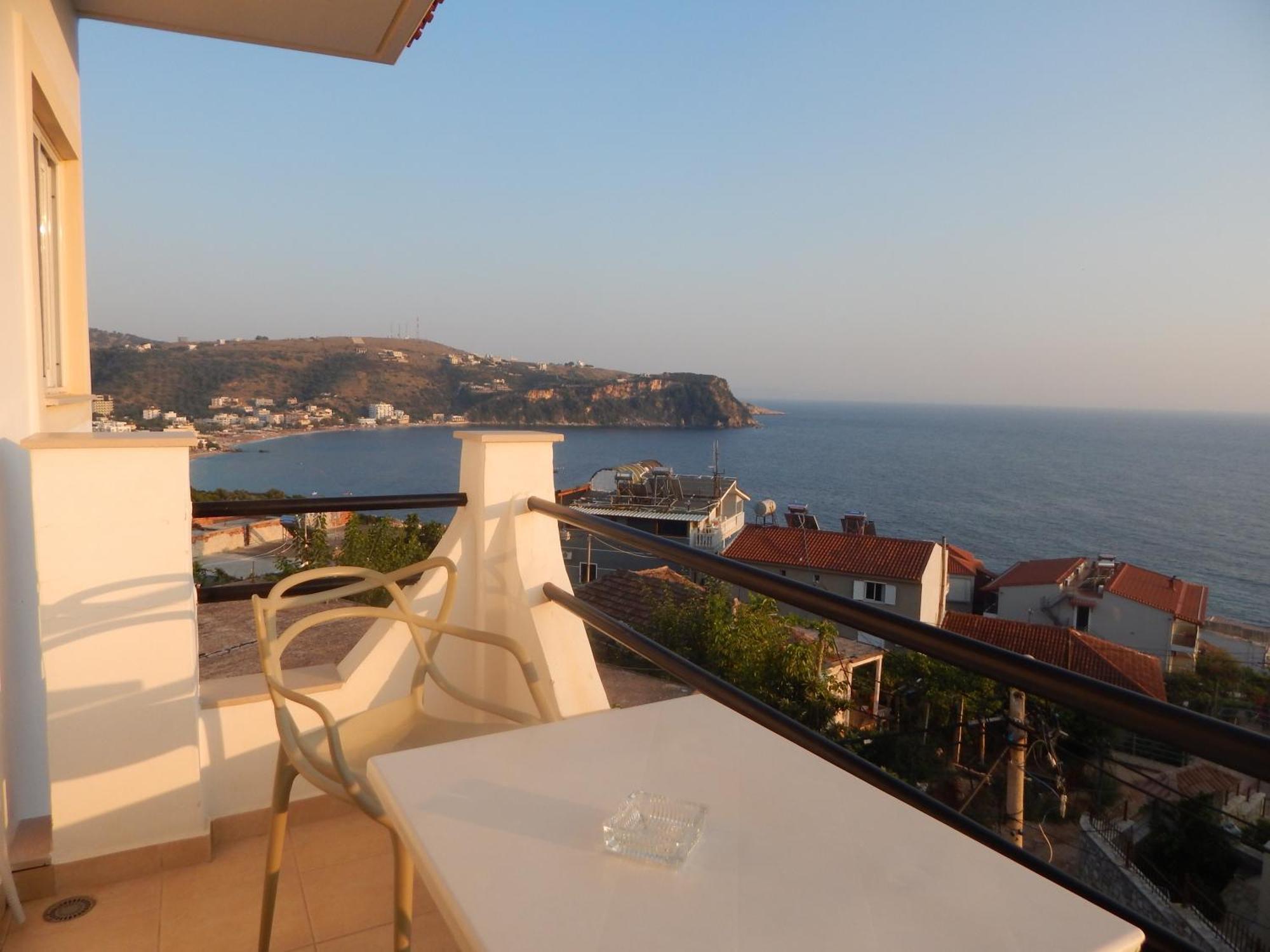 Bel Air Rooms Himare Exterior photo