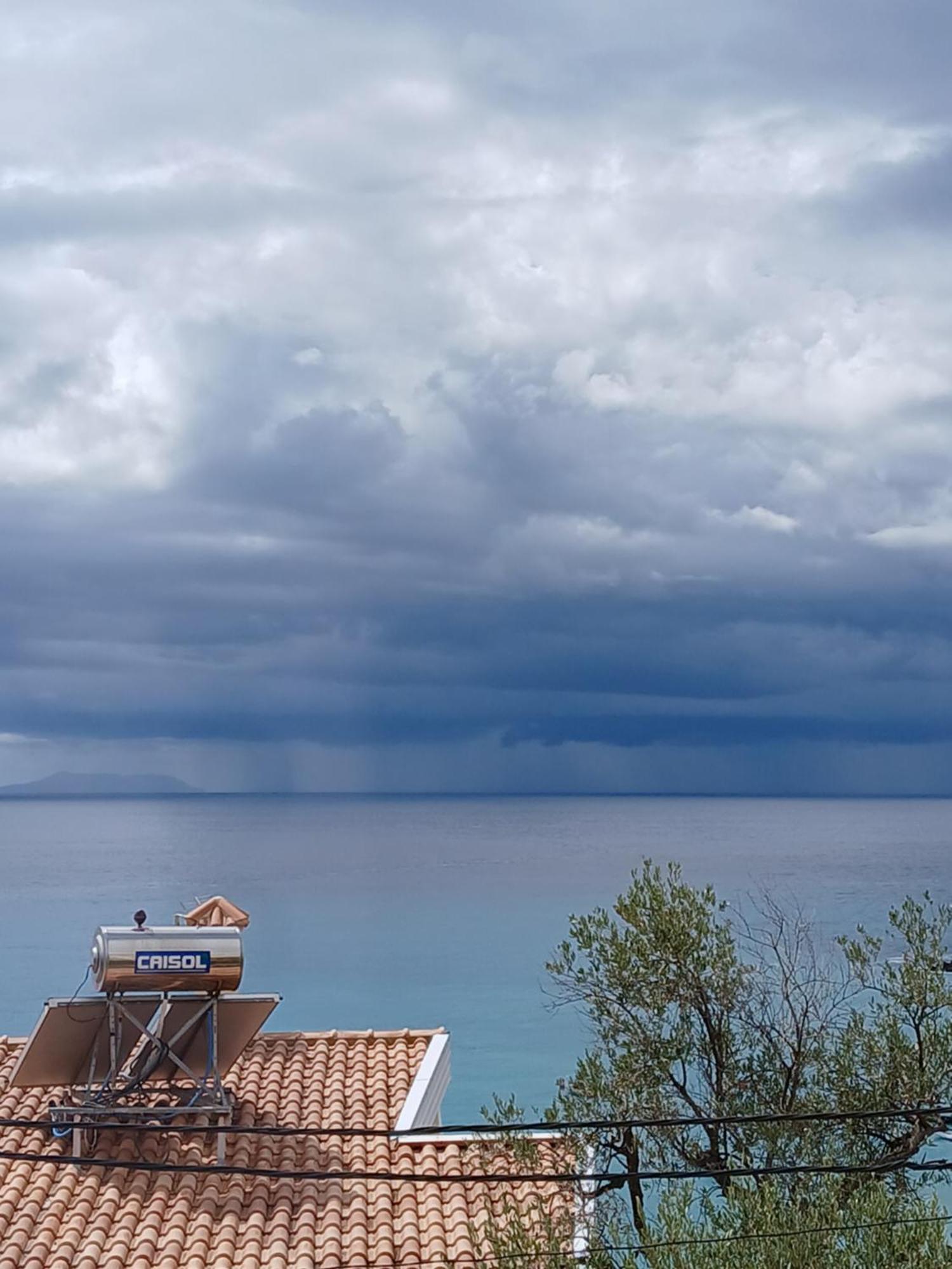 Bel Air Rooms Himare Exterior photo