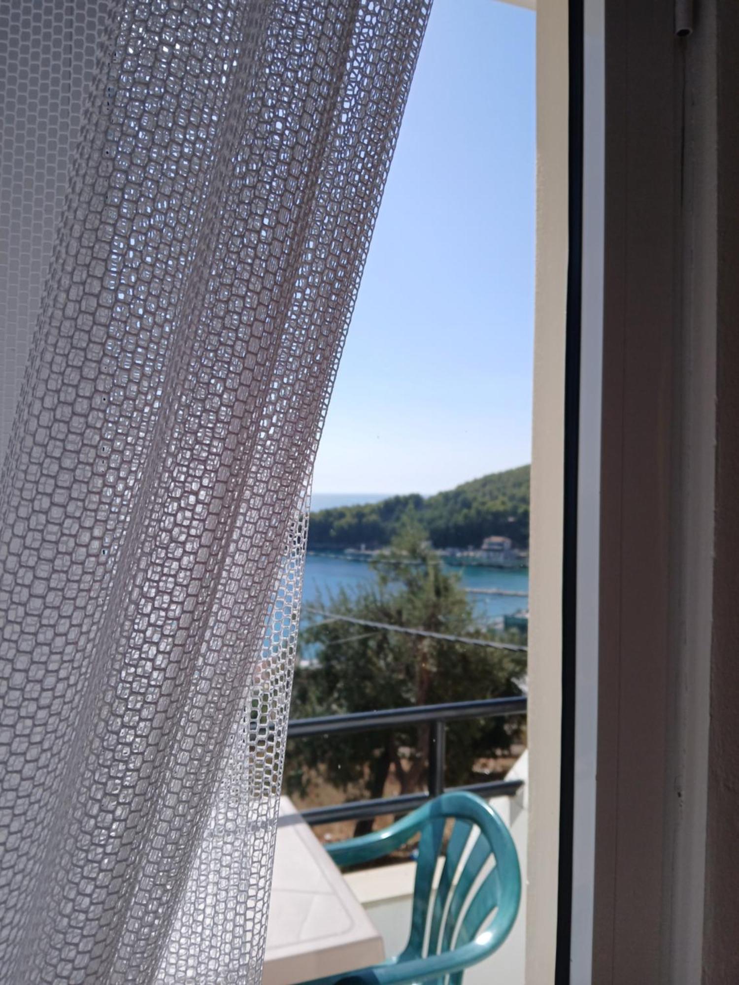 Bel Air Rooms Himare Room photo